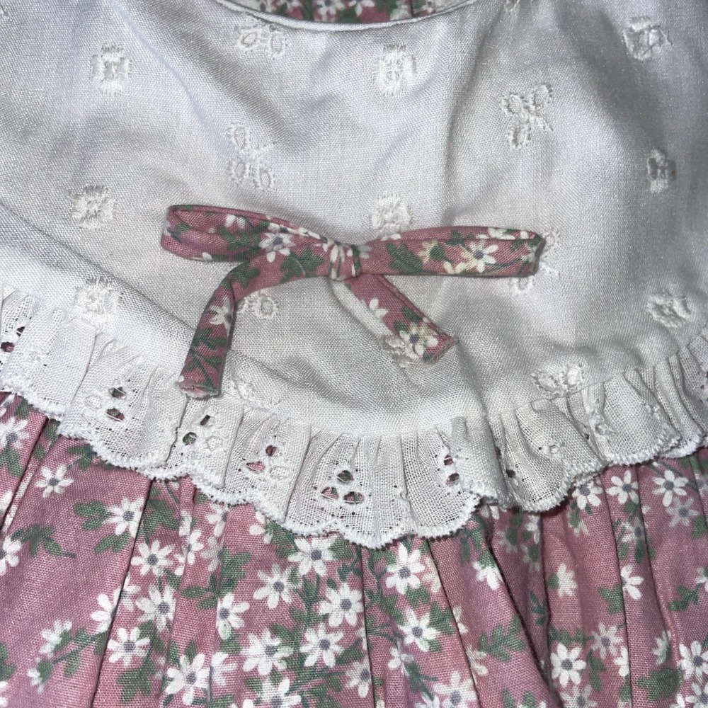 Adorable Floral Dress Lace Eyelets Ruffles Bow Pink White 18‎ Months